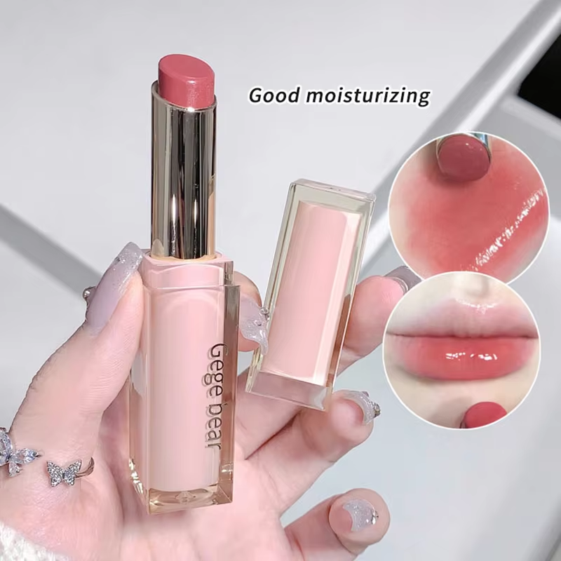 when light, soft and smooth lipstick hydrates moisturizing and white, not easy to stick to the cup